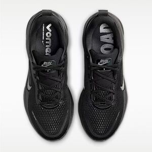 Nike Men's vomero 18 7.5 size